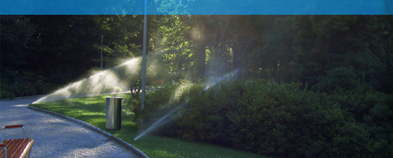 Un impianto di irrigazione automatico è uno strumento di gestione dell'acqua che aiuta i proprietari dello spazio verde